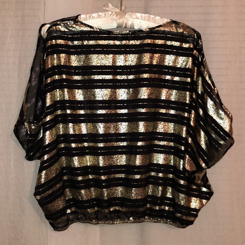 BCX S Batwing Cold Shoulder Crew Neck Metallic Black Gold Horizontal Stripe - Picture 2 of 10